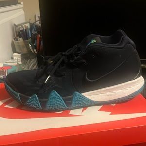 Nike Kyrie 4 Osidian
